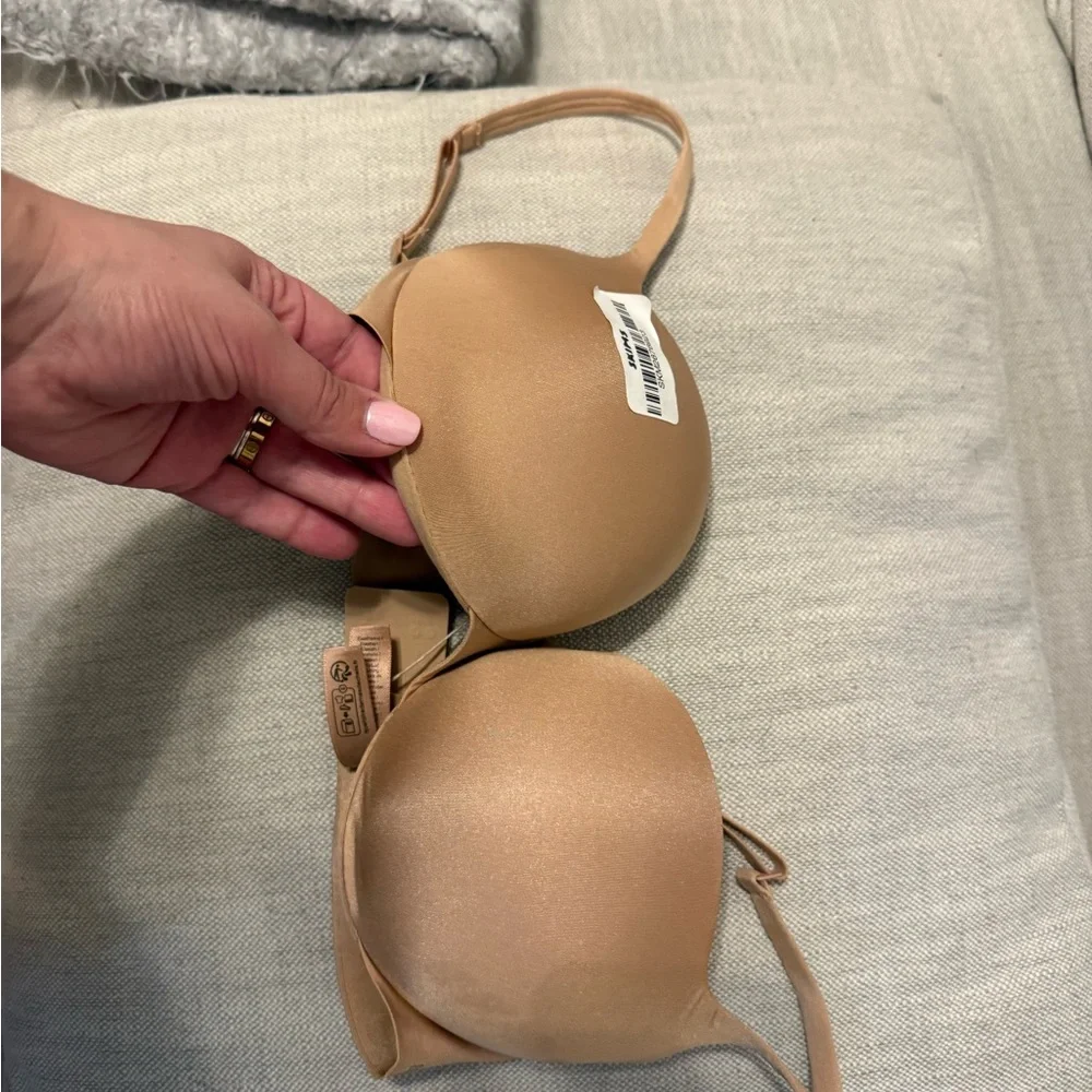 SKIMS Push Up Balconette Bra - Picture 2 of 5